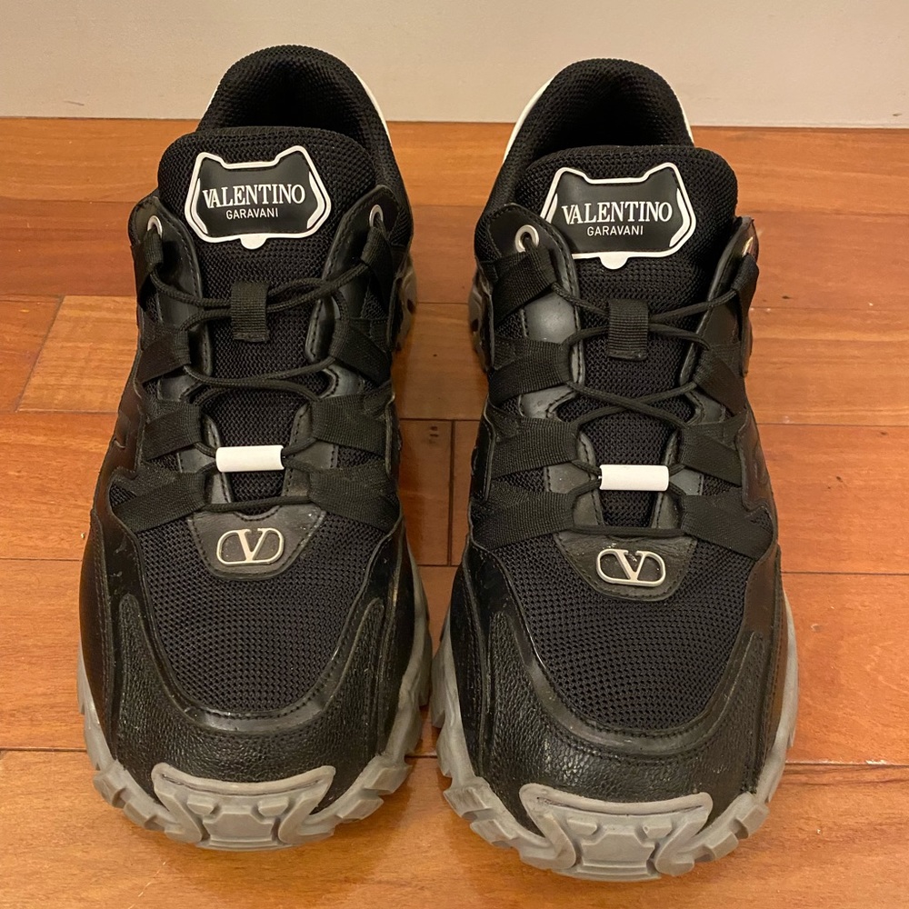 Authentic Valentino Sneakers - Picture 1 of 6